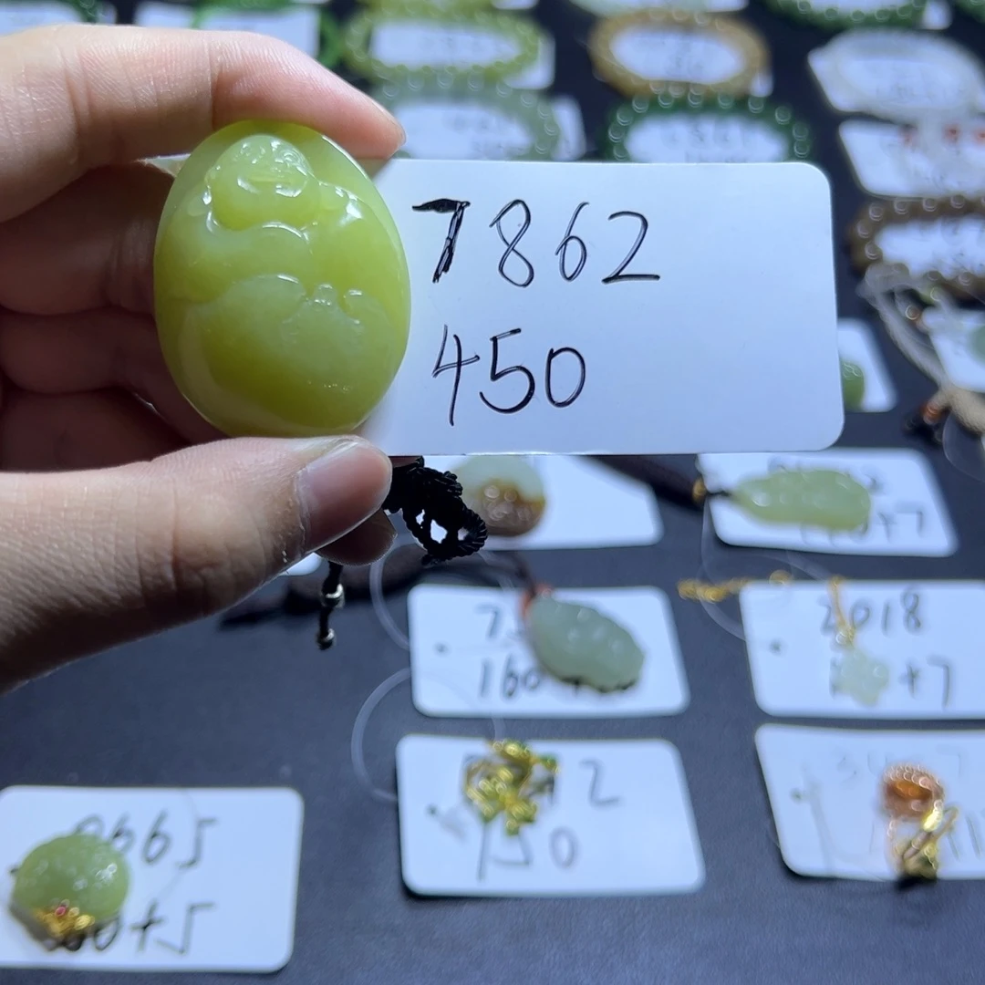 茉***花和田玉未镶嵌手串7862