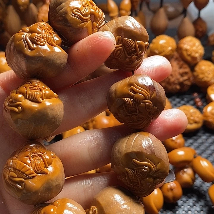 吊坠橄榄核秋*…包衣财神