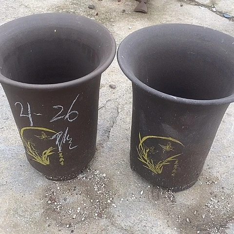 中国宜兴紫砂花盆，