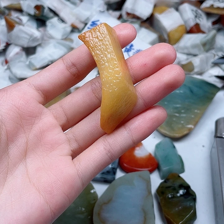 陈***室翡翠未镶嵌颈饰翡翠