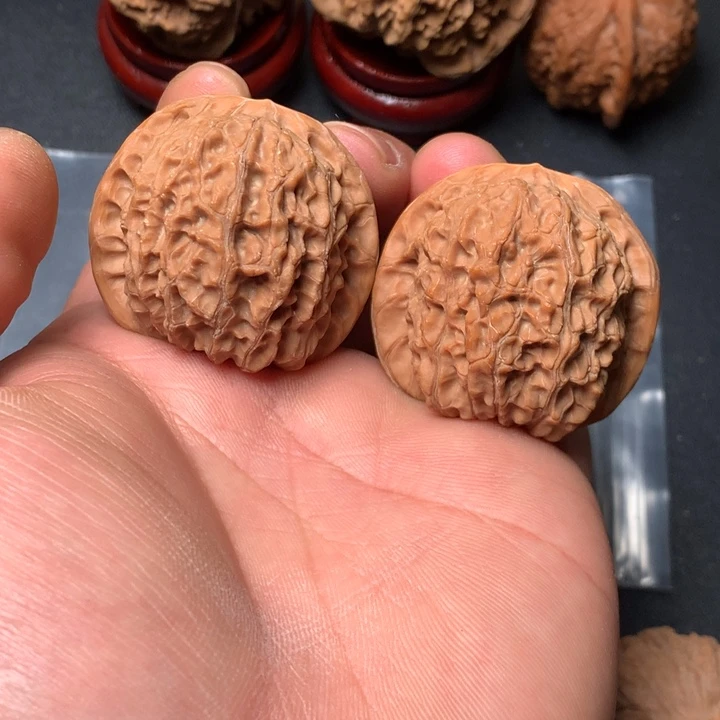 文玩核桃把件39血麒麟1430