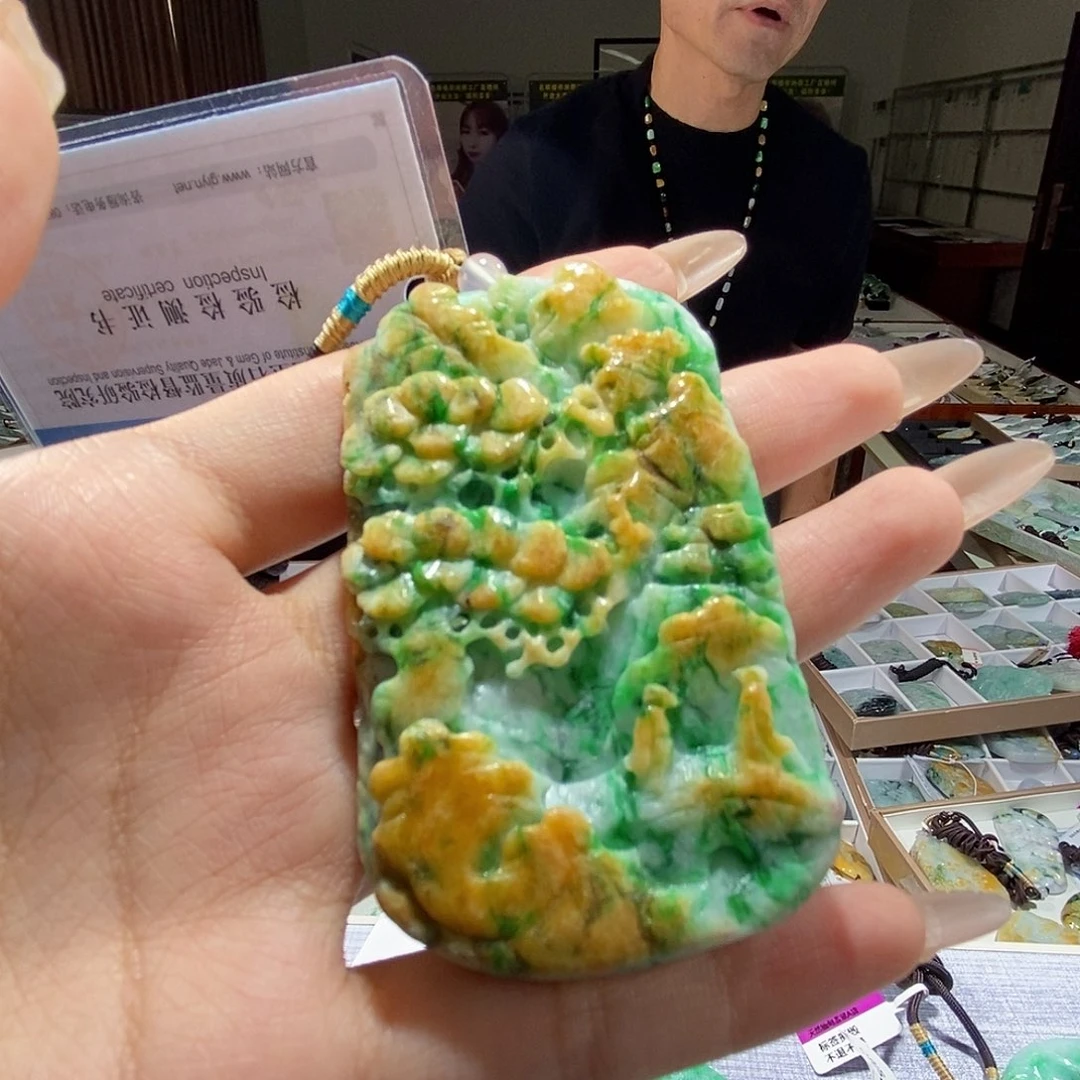 翡翠未镶嵌颈饰翡翠