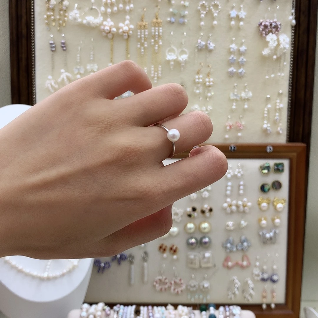 淡水珍珠银S925镶嵌耳饰