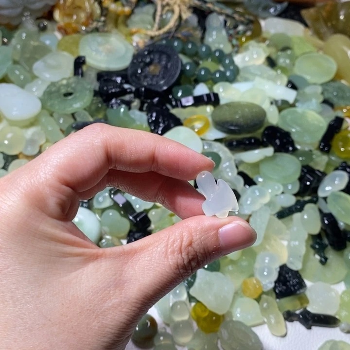 蛇纹石玉合金颈饰