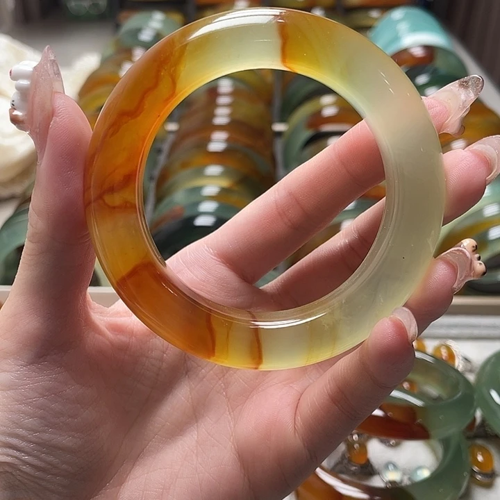 钱***来未镶嵌蛇纹石玉手镯