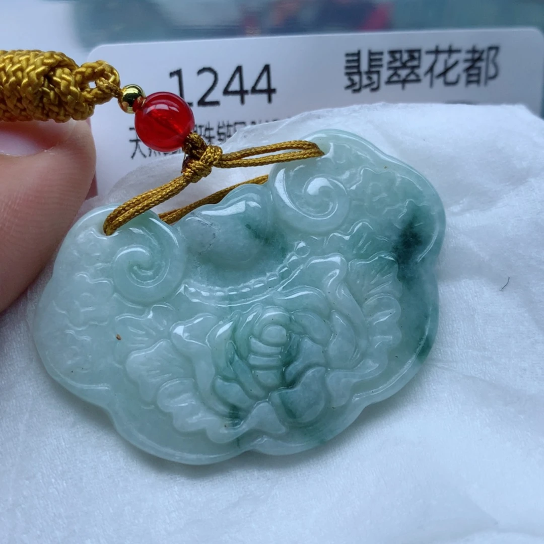 翡翠颈饰未镶嵌牌子