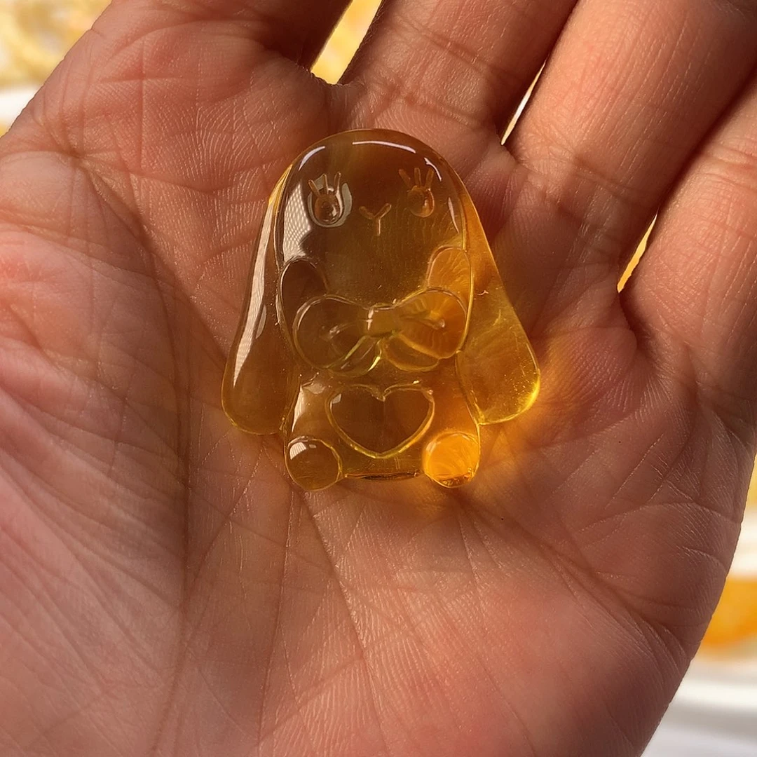 未镶嵌琥珀裸石玉桂狗