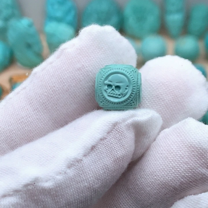 绿松石未镶嵌挂件