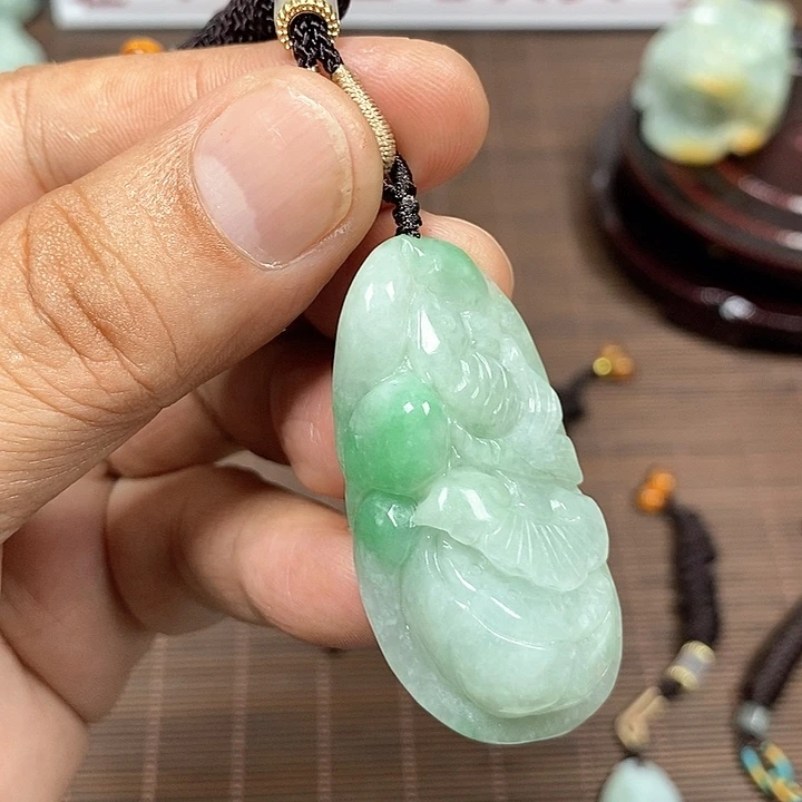 颈饰未镶嵌翡翠天然翡翠玉A货配证书