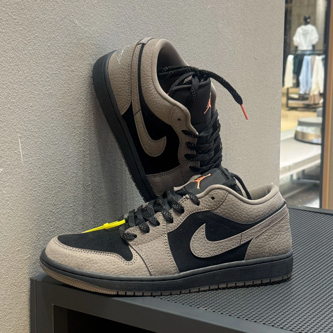 【马年限定】小倒钩摩卡AJ1男子新春潮流运动休闲低帮板鞋IB7109005