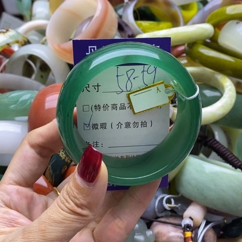 石英质玉手镯未镶嵌