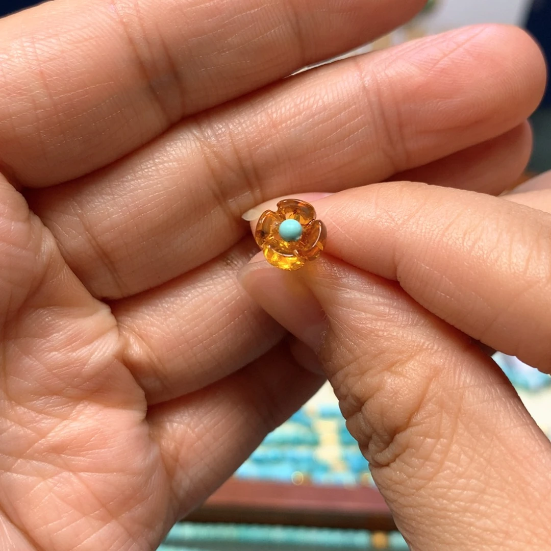 蜜蜡未镶嵌裸石花卡子