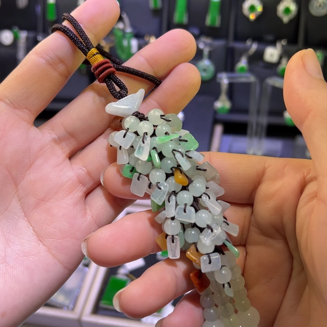 翡翠未镶嵌颈饰吊坠
