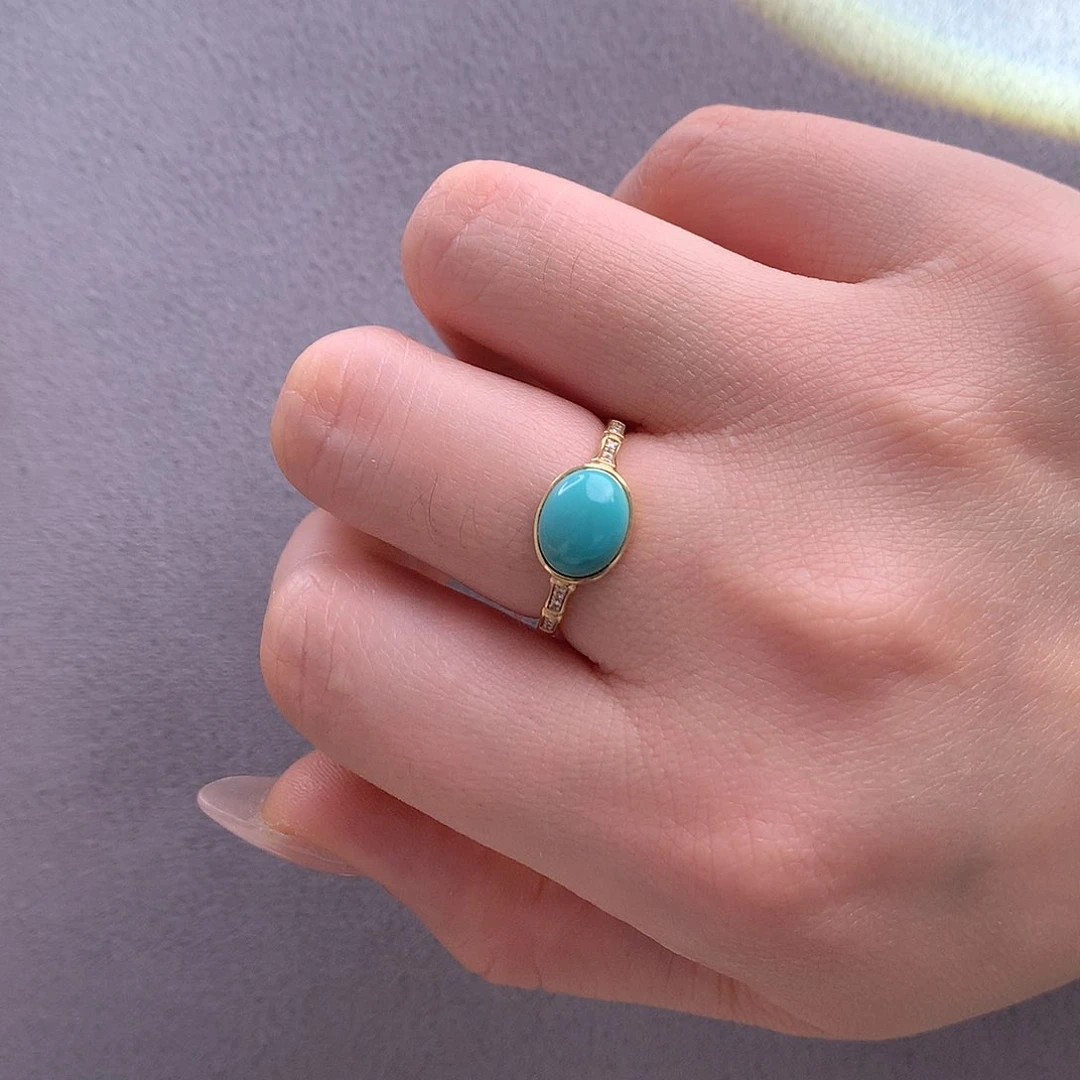 18K金镶嵌绿松石高瓷绿马鞍戒