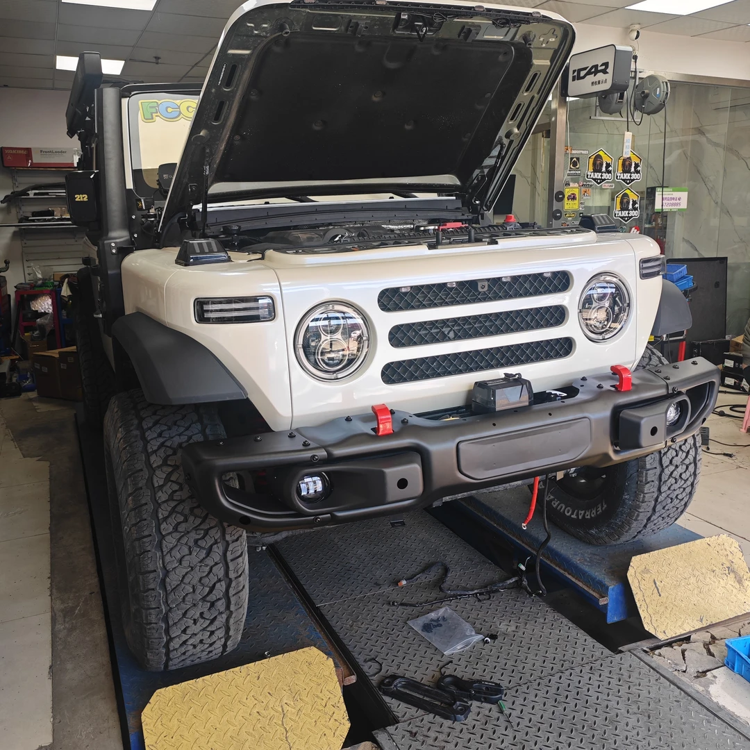 新款212T01十周年小包角前杠十周年前杠钢材质带绞盘架和雾灯改装