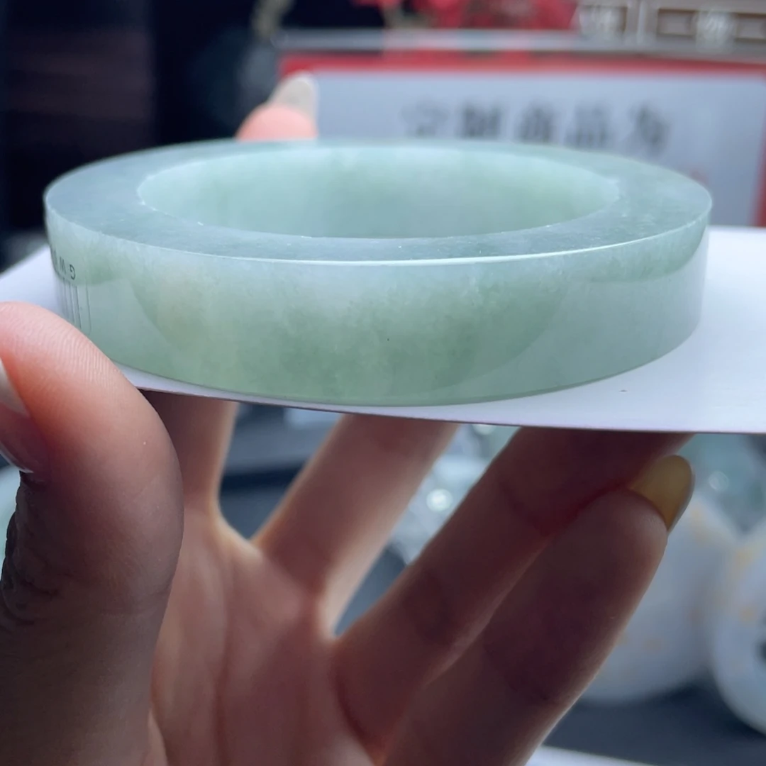 用***8定制翡翠未镶嵌正圈