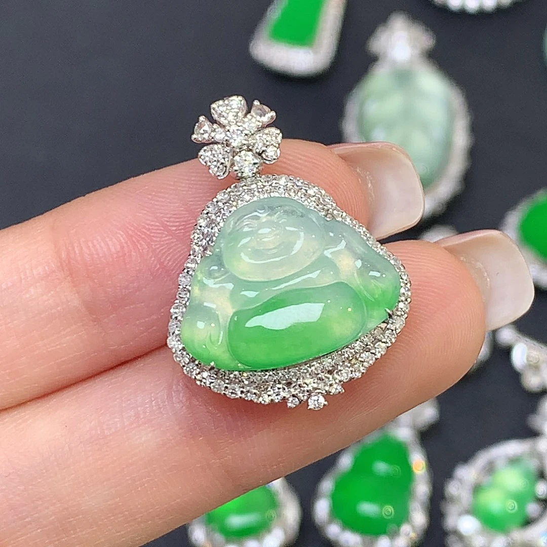 翡翠18K金镶嵌颈饰佛公