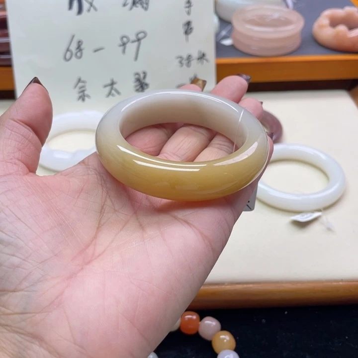 未镶嵌石英岩玉珠宝奇石西*西