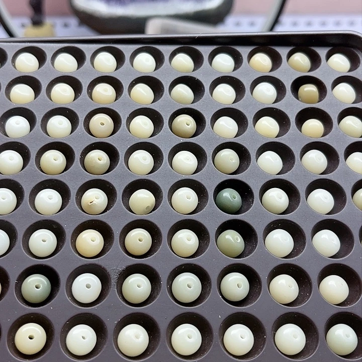 白玉菩提吊坠微瑕6/8青提墩100卡灯牌宠100