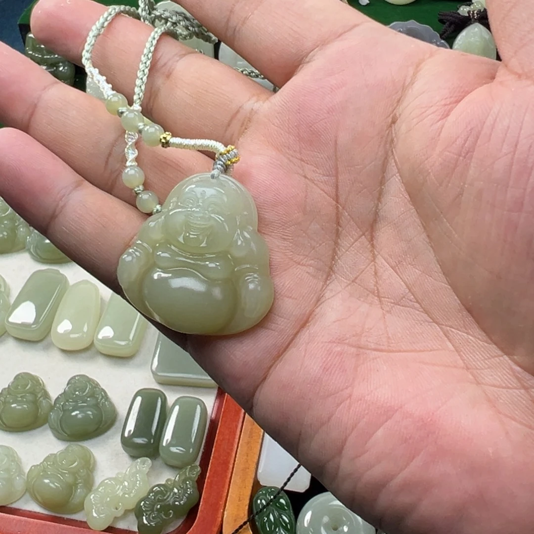 颈饰未镶嵌和田玉