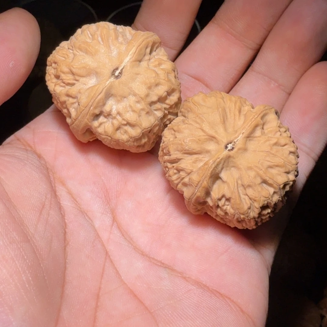 文玩核桃吊坠红方印