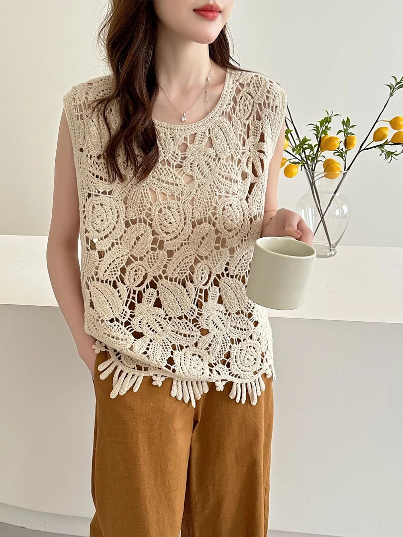 2025桑蚕丝羊绒浅秋圆领别致镂空勾花设计轻奢女上衣【小哥家专属】