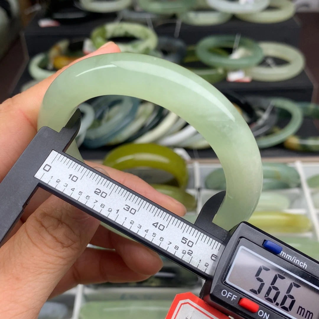蛇纹石玉未镶嵌手镯678