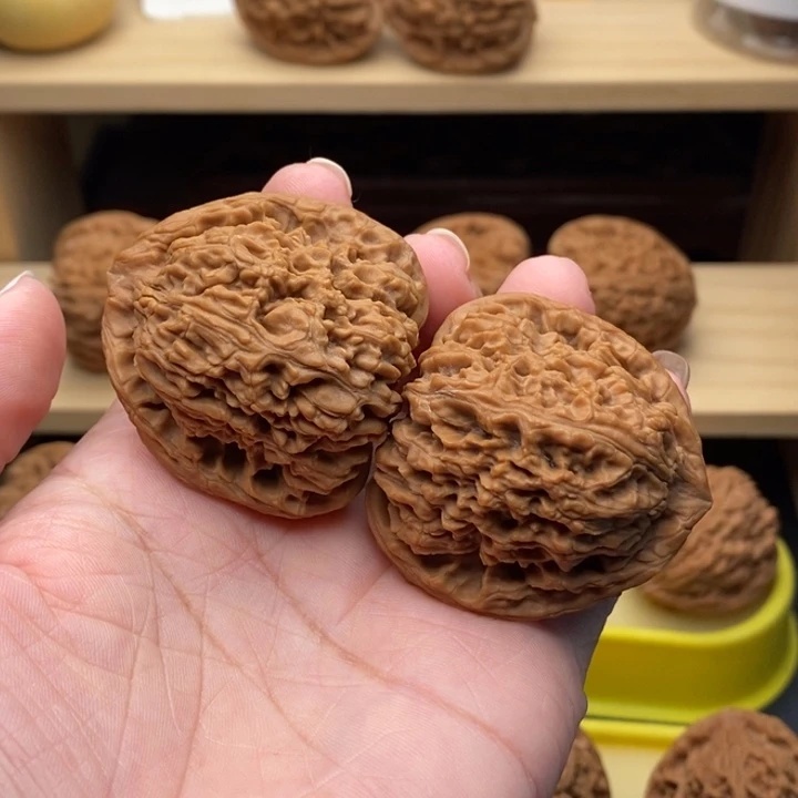 吊坠文玩核桃乔**弟正三角42尺1132