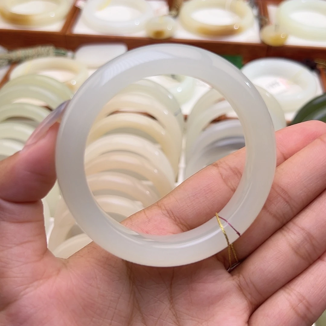 和田玉手镯未镶嵌56.3