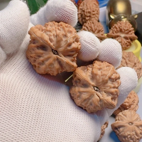 全品鱼籽纹文玩核桃