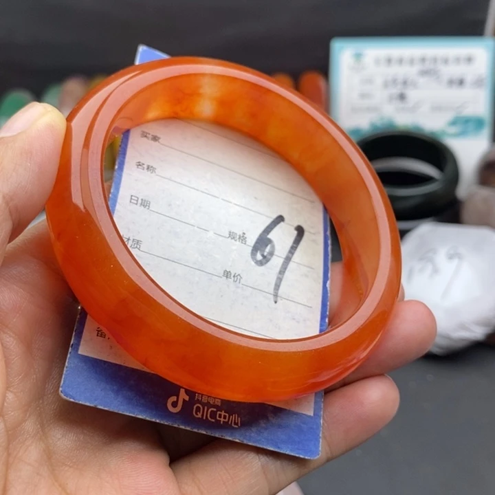 未镶嵌手镯石英质玉
