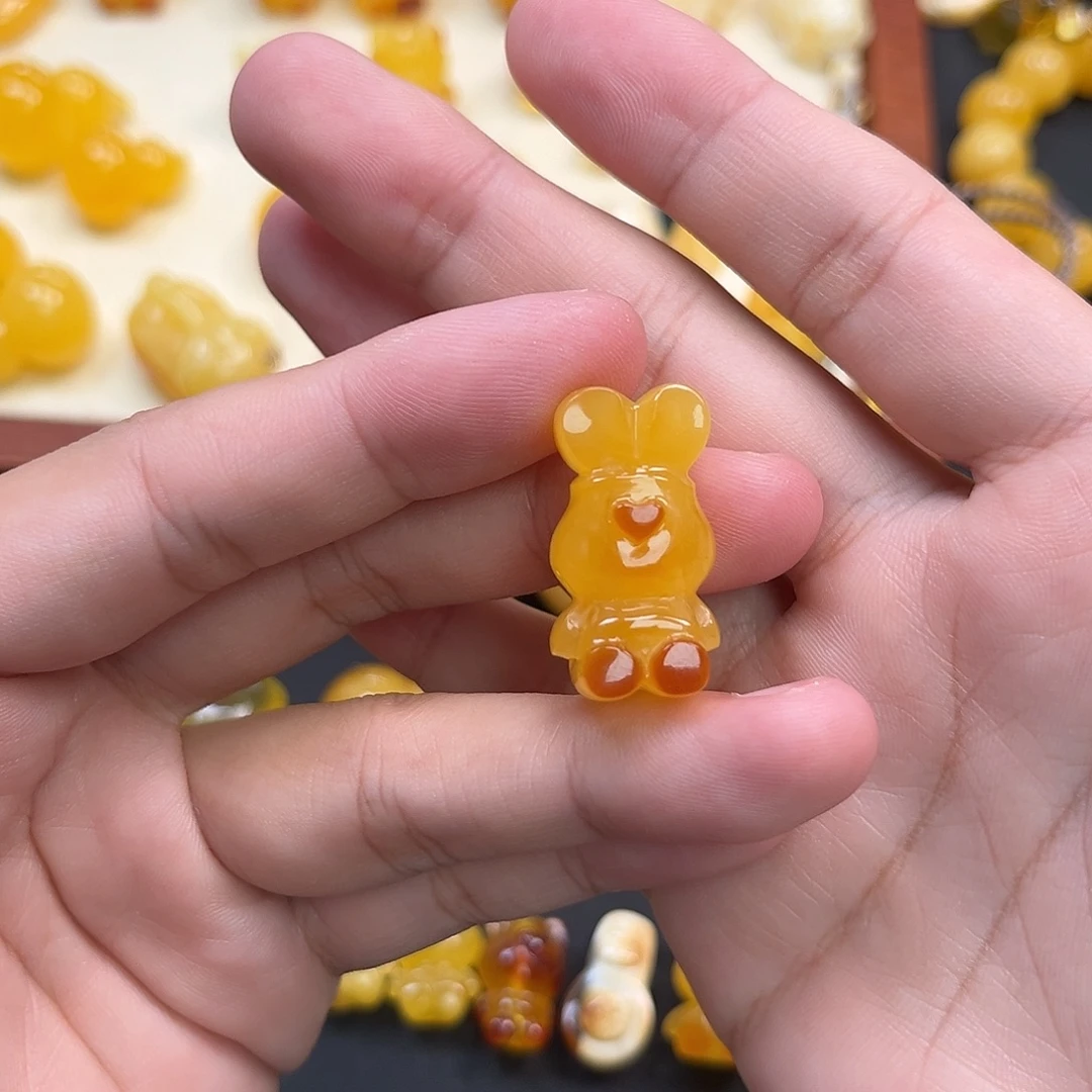 琥珀未镶嵌珠宝奇石