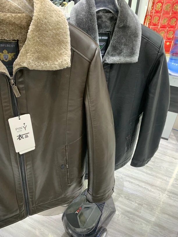 人物保暖厚款冬春季加厚宽松型皮衣商务百搭修身短款韩版皮毛一体