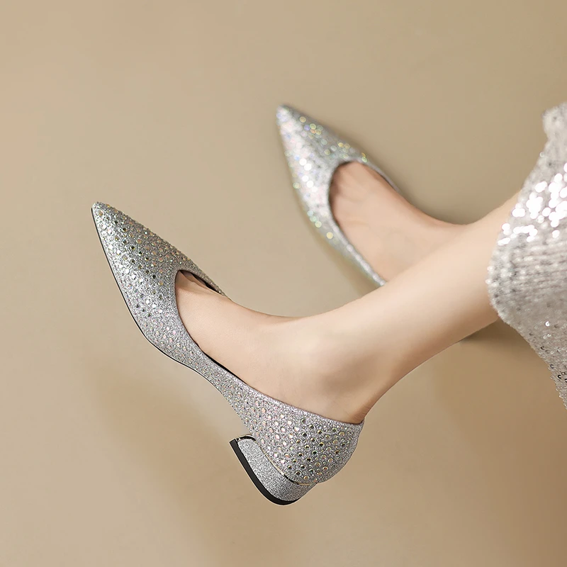 sendijia/森迪加605-740满钻光彩水钻软底软面压花粗跟低跟仙女风