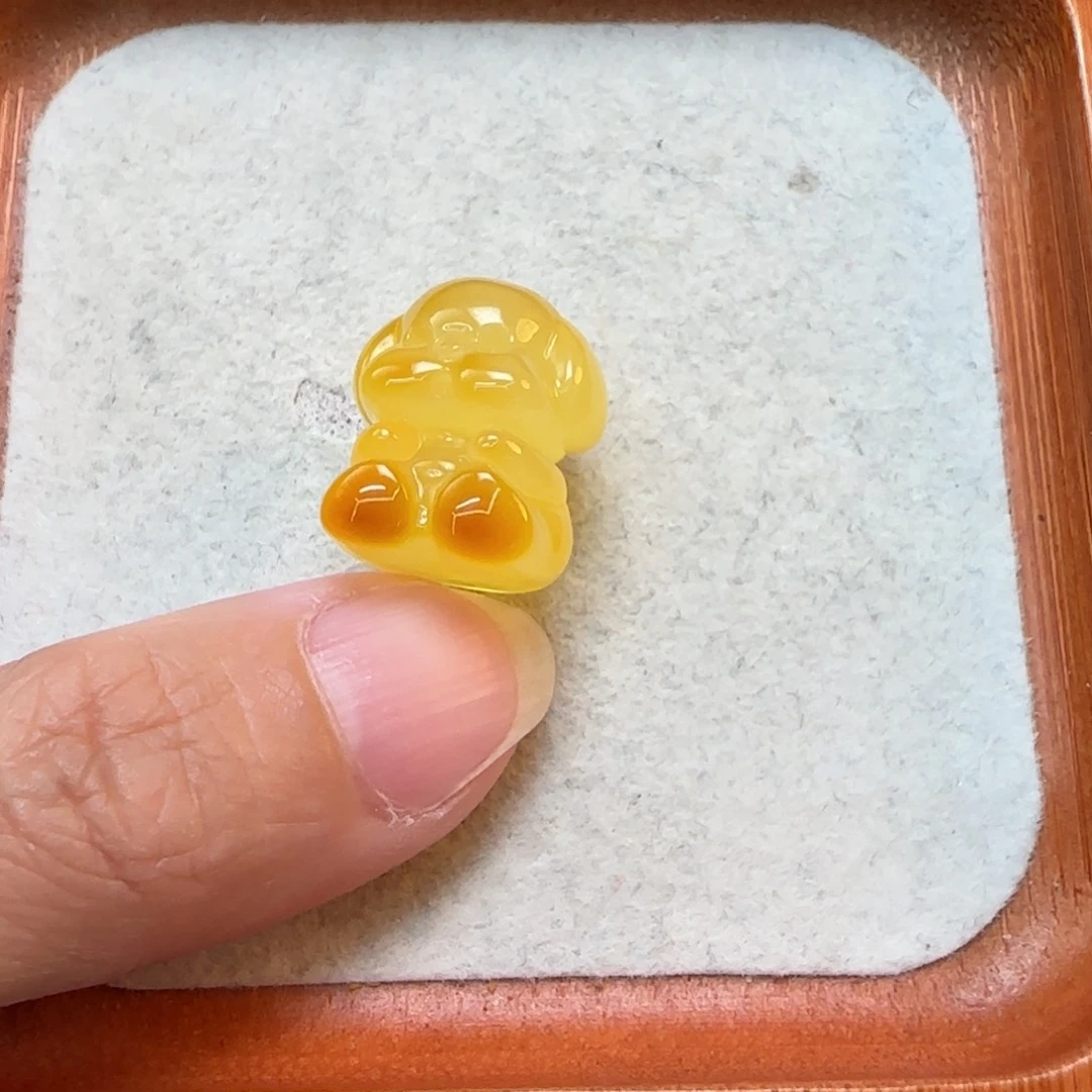 裸石琥珀未镶嵌定制