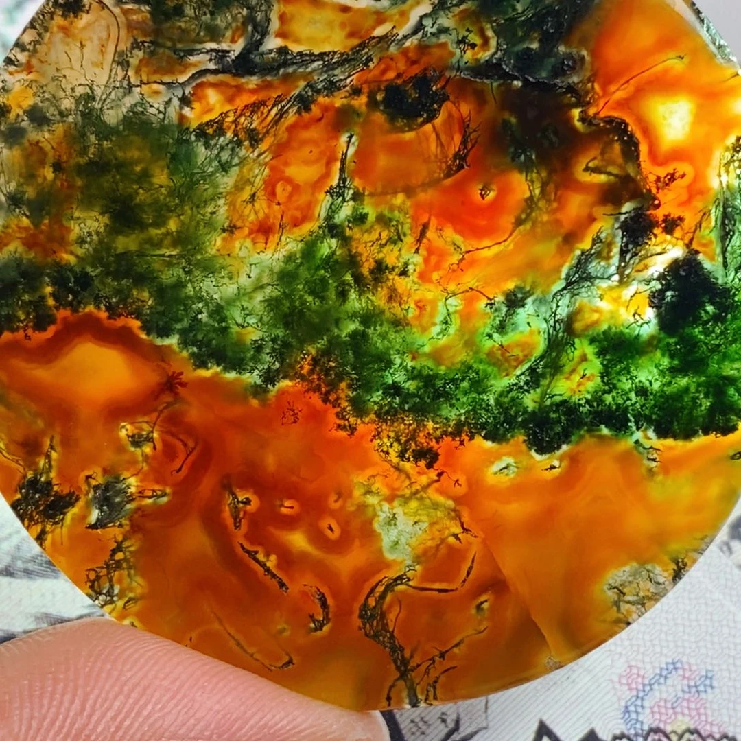 陌***点玛瑙/玉髓未镶嵌颈饰