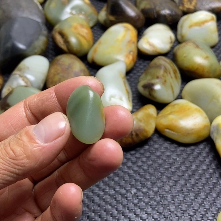 光***头未镶嵌和田玉（糖玉）珠宝奇石