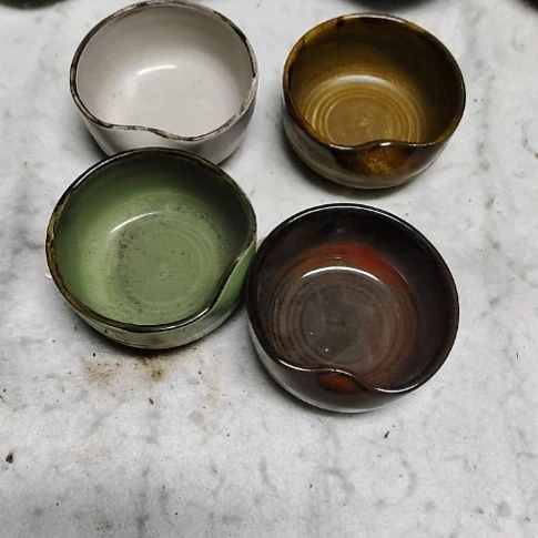 瓷片盘，沙锅，瓷片，瓶，碗，各种沙锅，摆件，