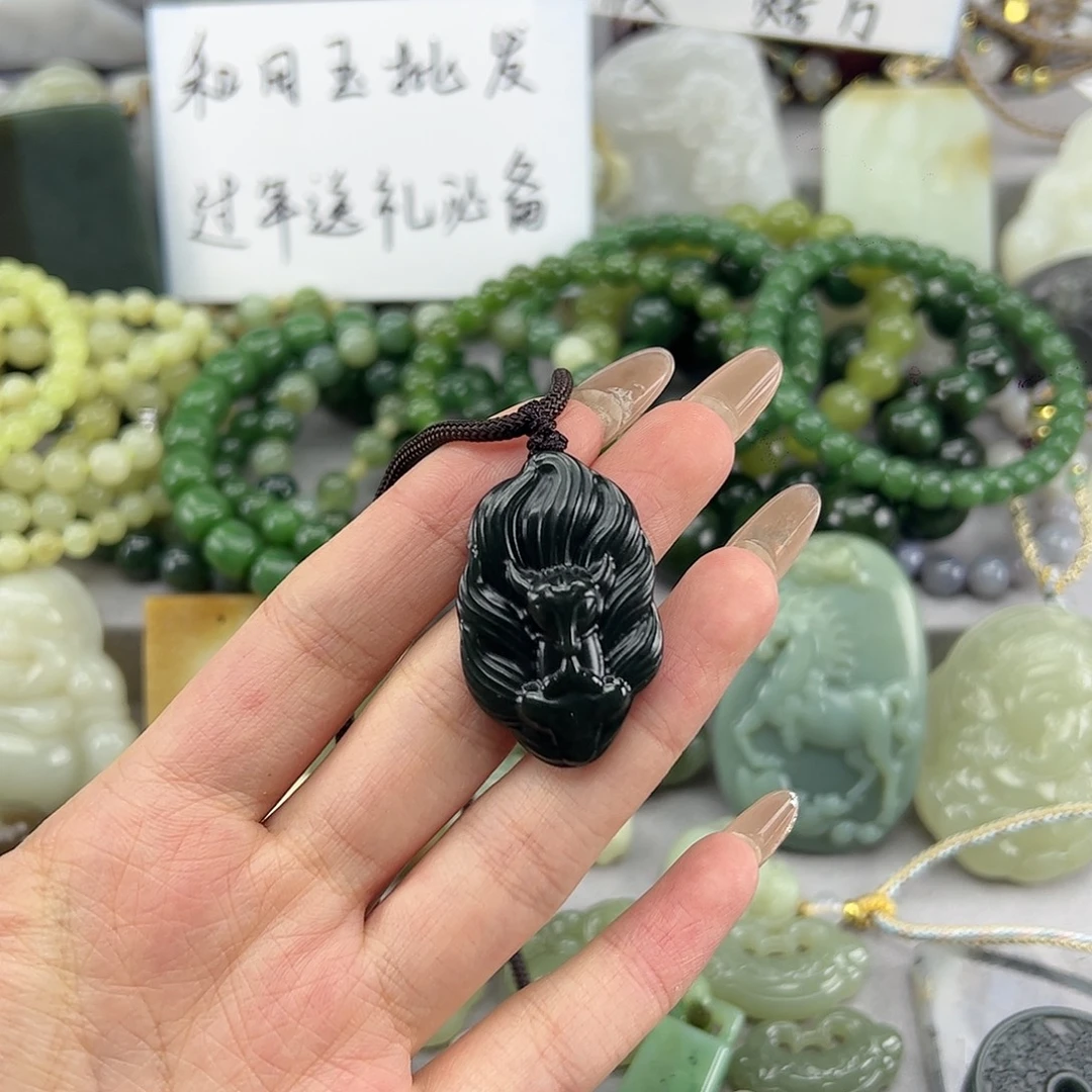 和田玉未镶嵌颈饰