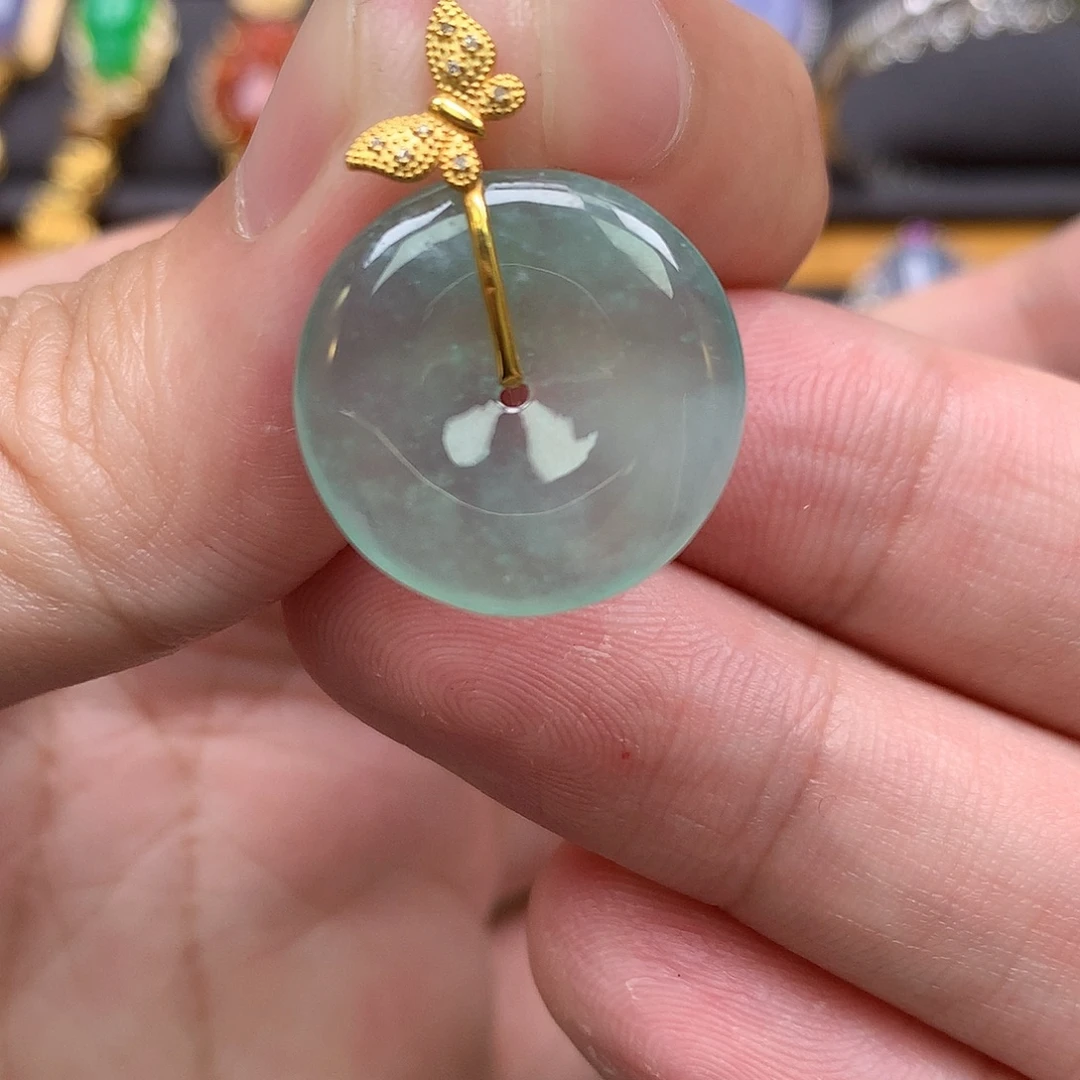 翡翠18K金镶嵌颈饰