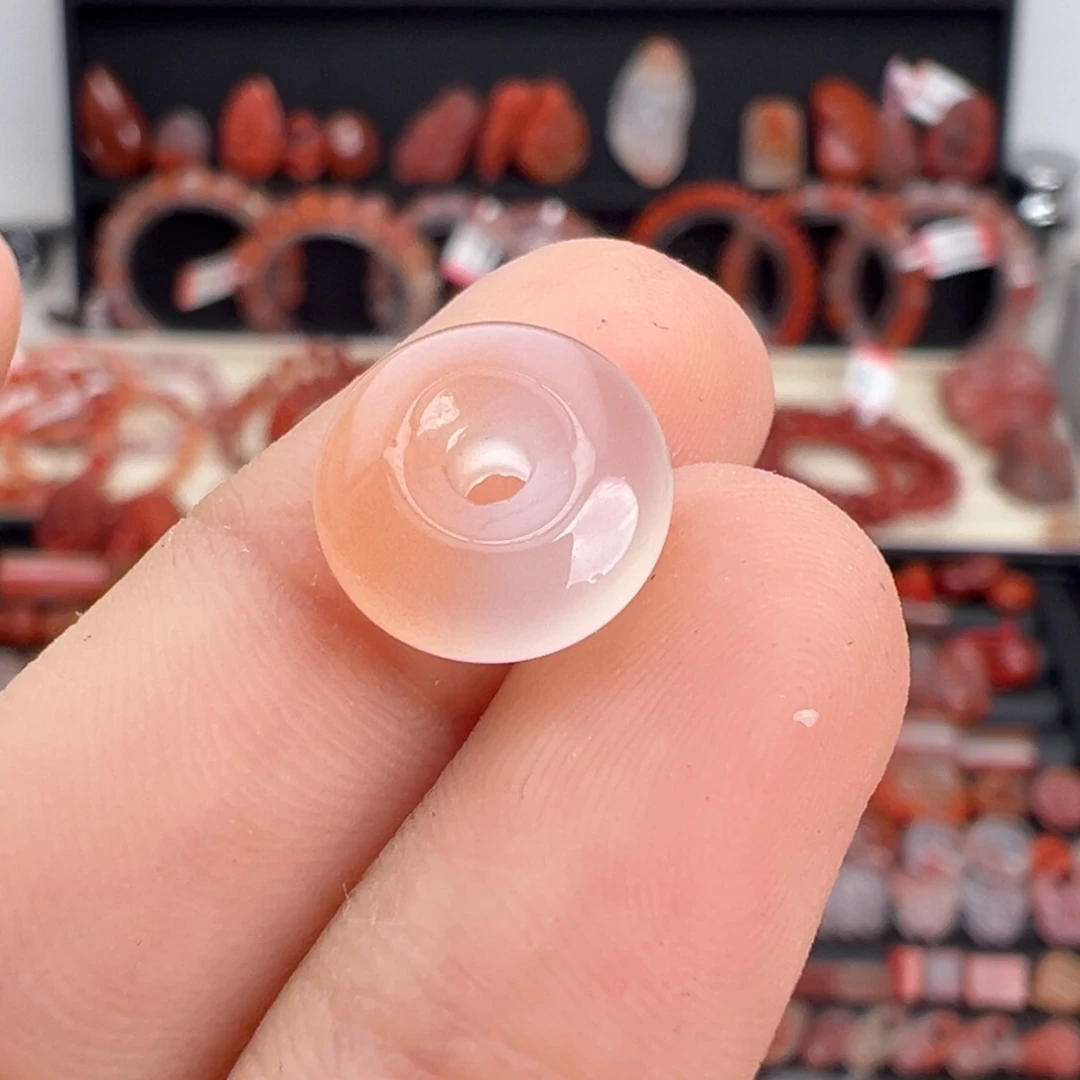 南红玛瑙未镶嵌颈饰平安扣