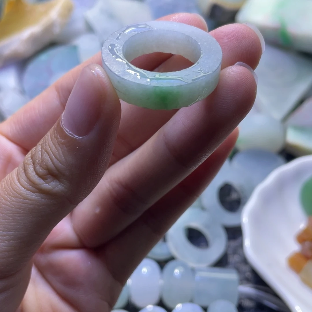 定制翡翠未镶嵌戒指