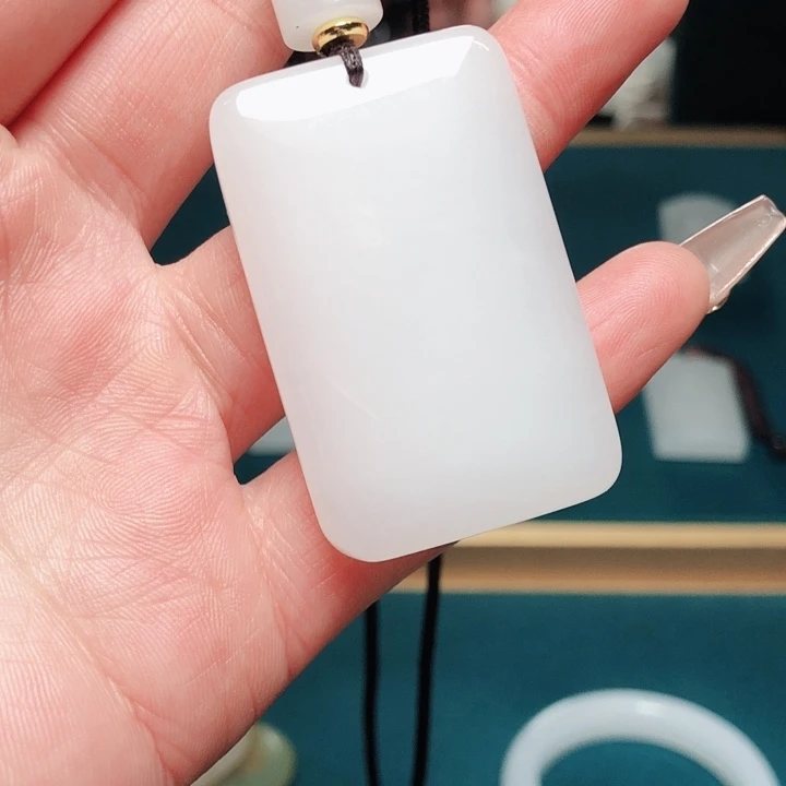 石英质玉颈饰未镶嵌?****强