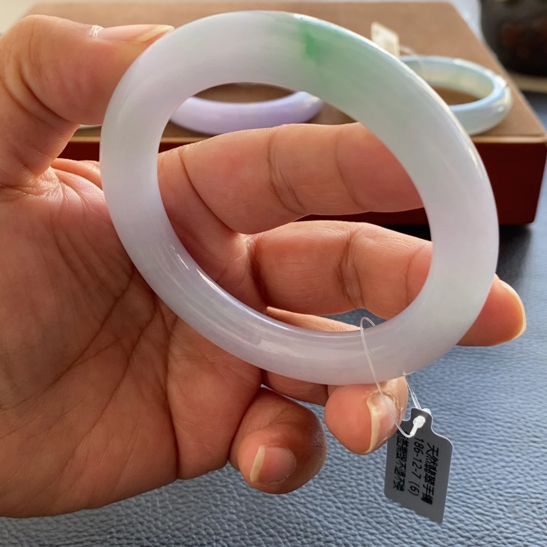 翡翠未镶嵌手镯（圆镯）天然翡翠手镯