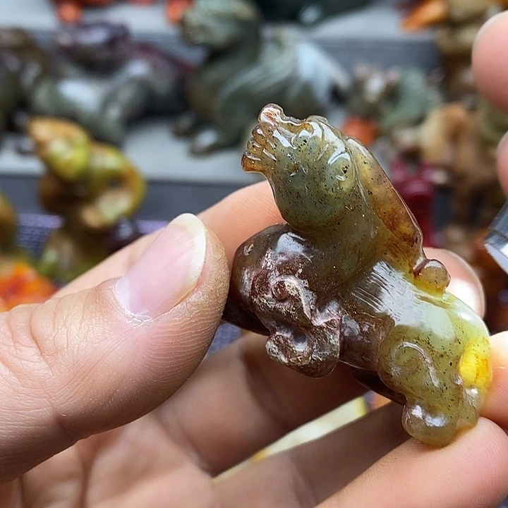 未镶嵌蛇纹石玉颈饰