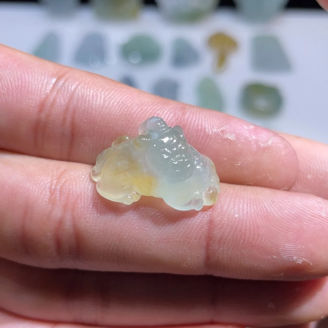 颈饰未镶嵌翡翠貔貅