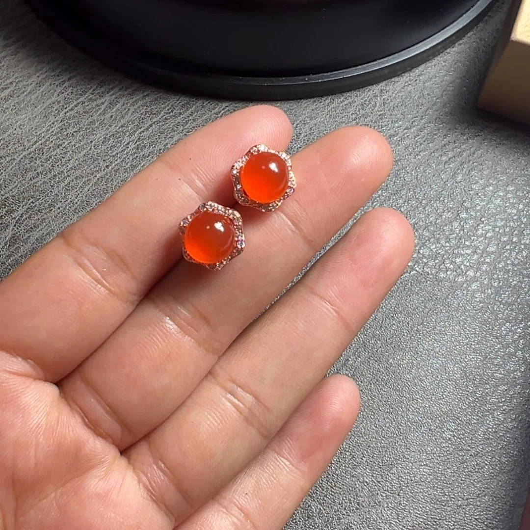 南红玛瑙耳钉未镶嵌