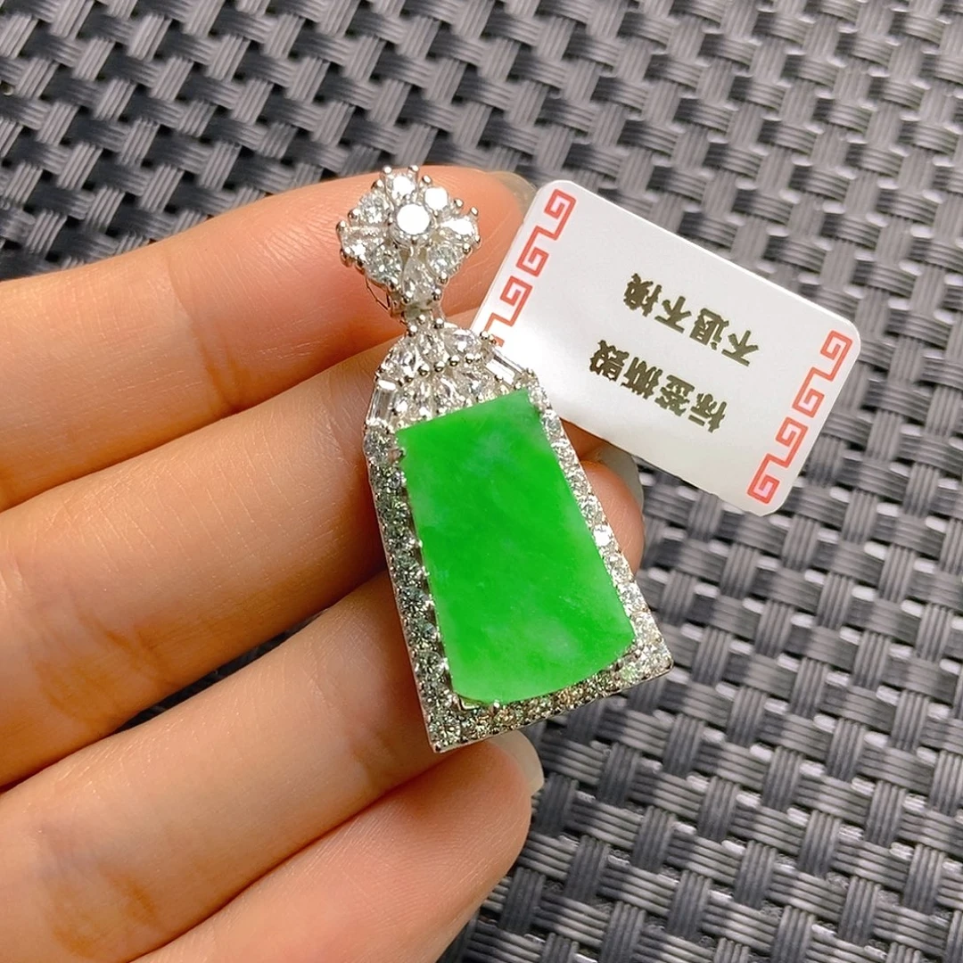 颈饰银S925镶嵌翡翠