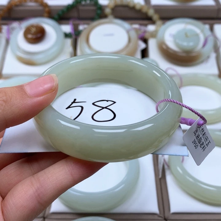 未镶嵌手镯和田玉