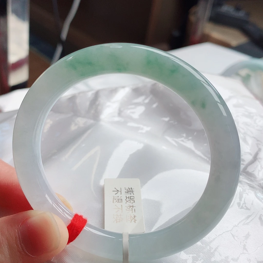 翡翠手镯未镶嵌天然翡翠A货